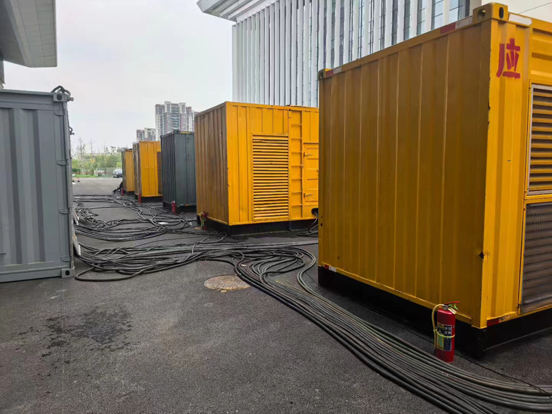 华龙不同季节柴油发电机组保养有哪些注意事项?